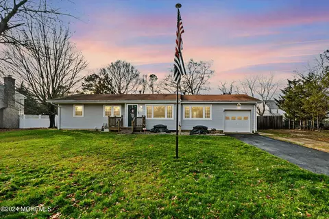 128 Mill Creek Rd, Bayville, NJ 08721
