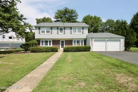 161 Ivy Hill Dr, Aberdeen, NJ 07747