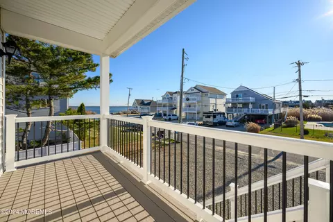 Exterior - 103 Atlantic Ave, Waretown, NJ 08758 photo 1 of 3