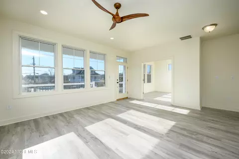 Living - 103 Atlantic Ave, Waretown, NJ 08758 photo 3 of 4