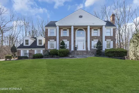 9 Deep Run Ct, Morganville, NJ 07751