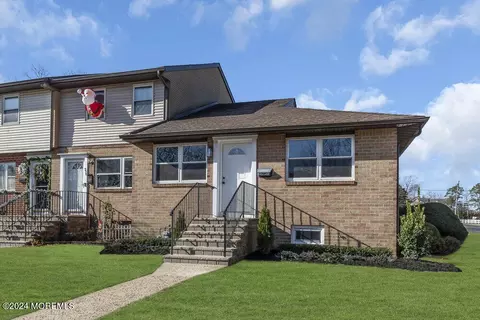 378 Ilona Ct, Brick, NJ 08724