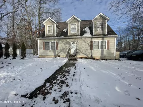 175 Vienna Rd, Howell, NJ 07731