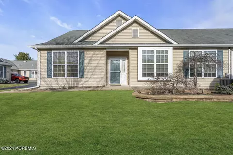 22 Winkle Ct, Whiting, NJ 08759