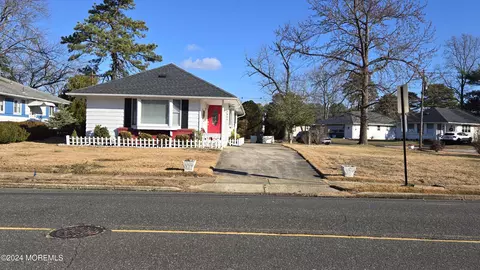 1974 Yorktowne Blvd, Toms River, NJ 08753