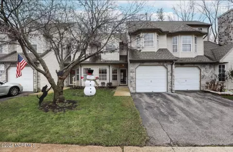 3302 Pepperbush Ct, Toms River, NJ 08755