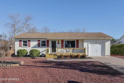 357 Tuscarora Ave, Ocean, NJ 08005
