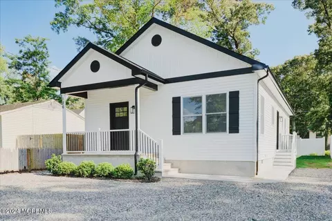711 Monmouth Ave, Ocean Gate, NJ 08740