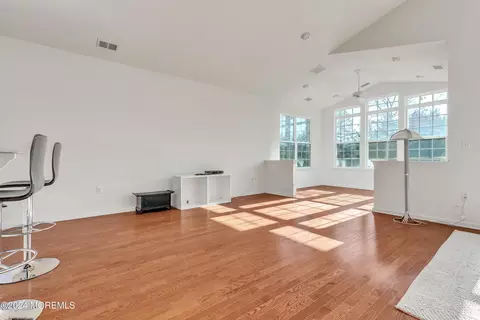Living - 18 Brattleboro Rd, Jackson, NJ 08527 photo 3 of 4