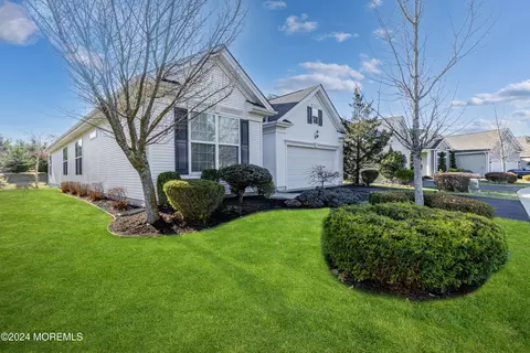 Exterior - 18 Brattleboro Rd, Jackson, NJ 08527 photo 2 of 7
