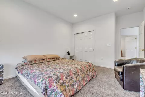 Bedroom - 18 Brattleboro Rd, Jackson, NJ 08527 photo 4 of 6