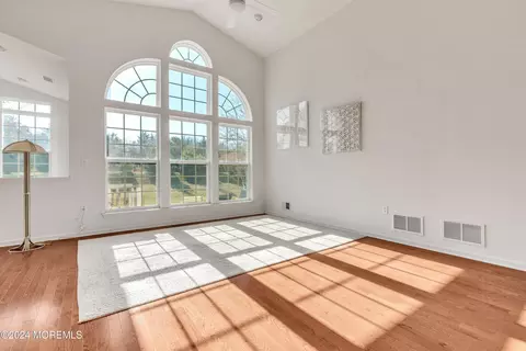 Living - 18 Brattleboro Rd, Jackson, NJ 08527 photo 1 of 4