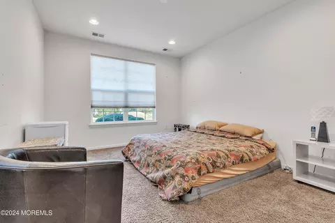 Bedroom - 18 Brattleboro Rd, Jackson, NJ 08527 photo 3 of 6
