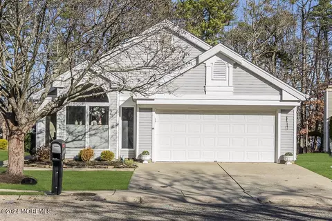 2352 Coral Leaf Rd, Toms River, NJ 08755