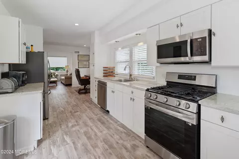 1423 Sommers St, Wall, NJ 07719
