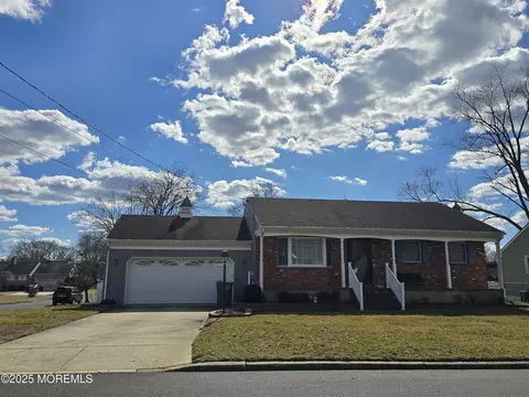 300 Elm Dr, Tinton Falls, NJ 07753