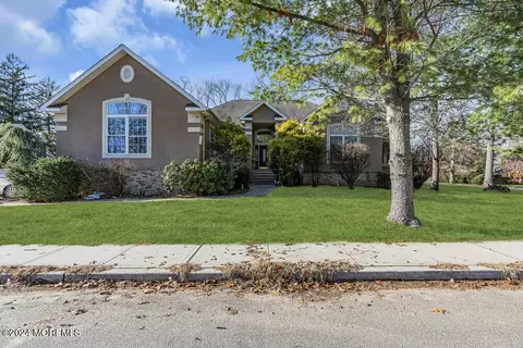 22 Circle Pl, Lakewood, NJ 08701