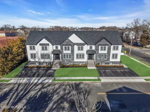 261 Lois Ln, Lakewood, NJ 08701