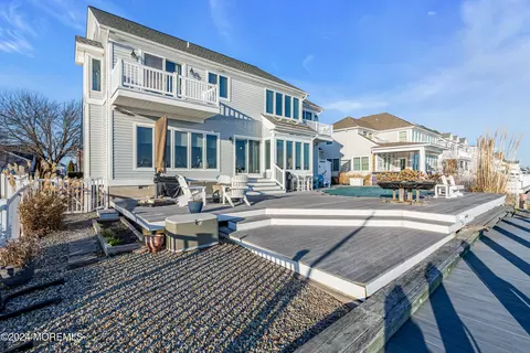 Exterior - 716 Fairview Ln, Forked River, NJ 08731 photo 4 of 17