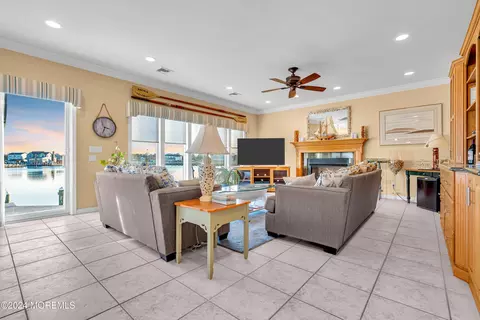 Living - 716 Fairview Ln, Forked River, NJ 08731 photo 4 of 6