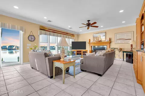 Living - 716 Fairview Ln, Forked River, NJ 08731 photo 3 of 6