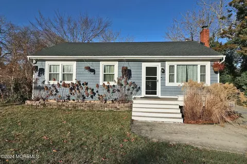 728 W Bay Ave, Barnegat, NJ 08005