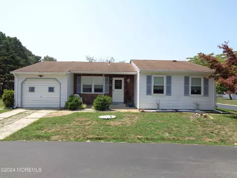 23 Hartford Rd, Whiting, NJ 08759