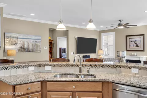 Kitchen - 46 Ship Bottom Ln, Waretown, NJ 08758 photo 3 of 6