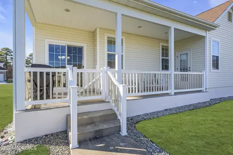 Exterior - 46 Ship Bottom Ln, Waretown, NJ 08758 photo 2 of 7