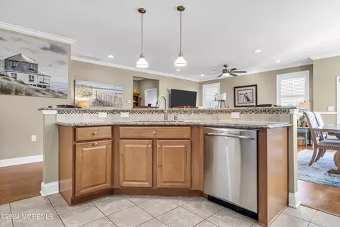 Kitchen - 46 Ship Bottom Ln, Waretown, NJ 08758 photo 2 of 6