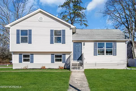 117 3rd Ave, Toms River, NJ 08757