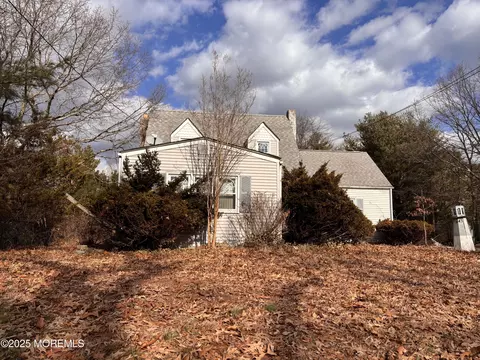43 Dock Ave, Waretown, NJ 08758
