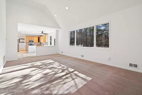 Living - 9 Nancy Ct, Jackson, NJ 08527 photo 5 of 5