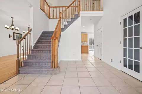 Entry Way - 9 Nancy Ct, Jackson, NJ 08527 photo 1 of 6