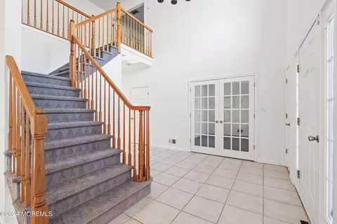 Entry Way - 9 Nancy Ct, Jackson, NJ 08527 photo 2 of 6
