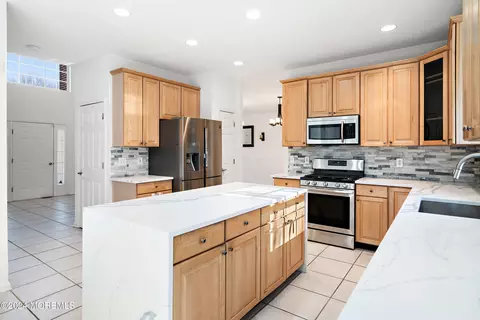 Kitchen - 9 Nancy Ct, Jackson, NJ 08527 photo 3 of 5