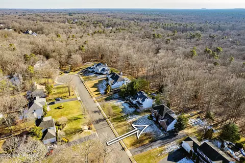 9 Nancy Ct, Jackson, NJ 08527