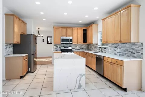 Kitchen - 9 Nancy Ct, Jackson, NJ 08527 photo 2 of 5