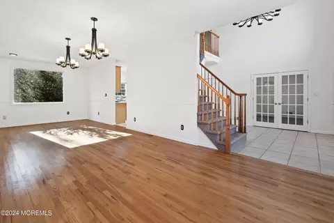 Living - 9 Nancy Ct, Jackson, NJ 08527 photo 1 of 5