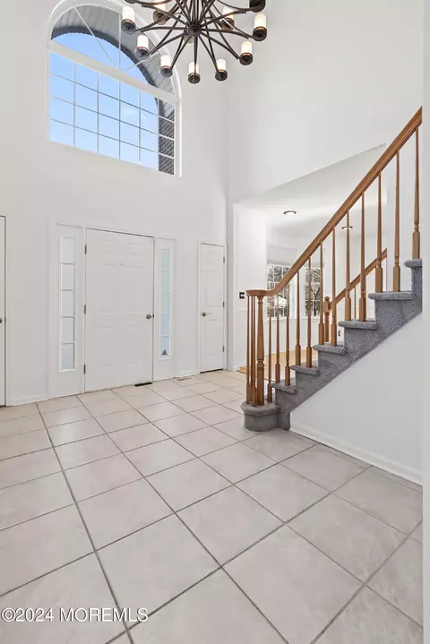 Entry Way - 9 Nancy Ct, Jackson, NJ 08527 photo 3 of 6