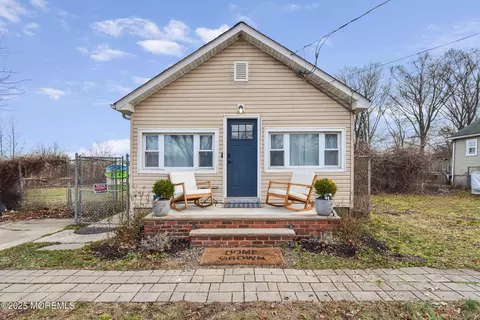 470 Prospect Ave, Middletown, NJ 07748