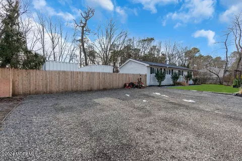 Exterior - 5 Beam Ave, Jackson, NJ 08527 photo 2 of 5