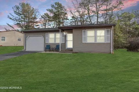 6 Longwood Dr #72, Manchester, NJ 08759