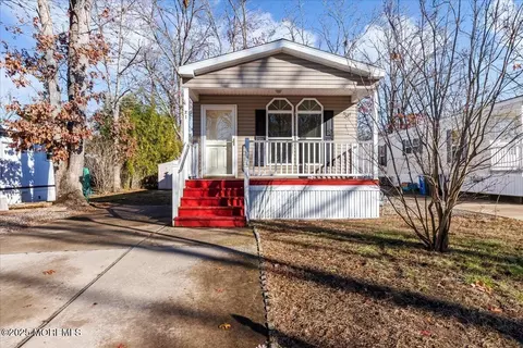 71 Roberts Rd, Toms River, NJ 08755