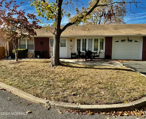 1157 Argyll Cir # B, Lakewood, NJ 08701
