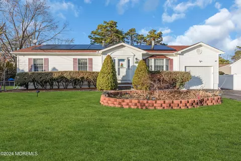 1333 Commonwealth Blvd, Toms River, NJ 08757