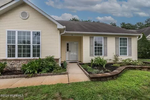 14 Battle Rd, Whiting, NJ 08759