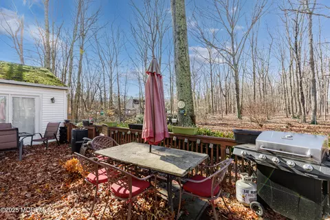 Exterior - 492 Burke Rd, Jackson, NJ 08527 photo 7 of 10
