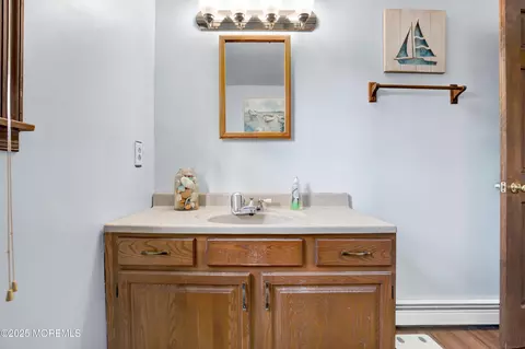 Bath - 492 Burke Rd, Jackson, NJ 08527 photo 3 of 4