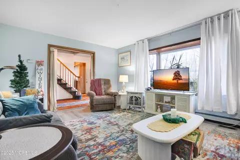 Living - 492 Burke Rd, Jackson, NJ 08527 photo 2 of 7
